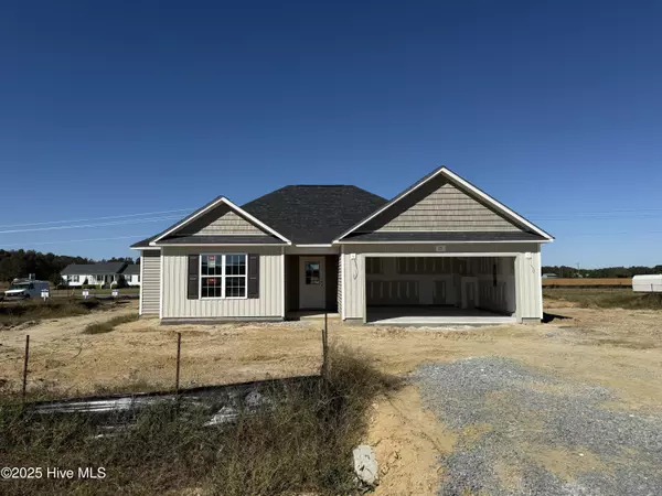 15 Littlefield LN, La Grange, NC 28551