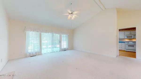 New Bern, NC 28560,2039 Royal Pines DR