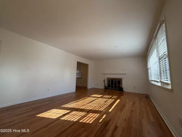 Jacksonville, NC 28540,704 Christine AVE