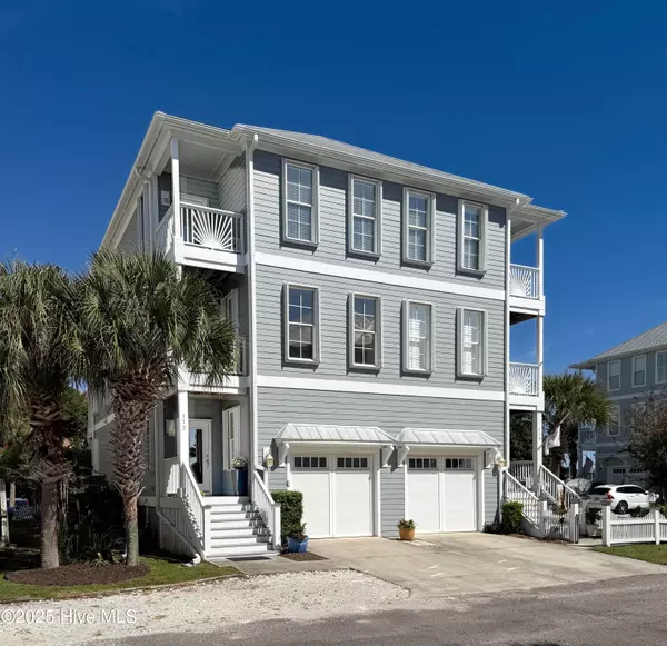112 Green Turtle LN, Carolina Beach, NC 28428