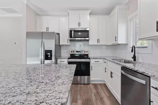 Hampstead, NC 28443,146 Umbrella Palm DR