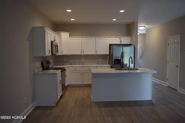 Sneads Ferry, NC 28460,311 S Stingray LN