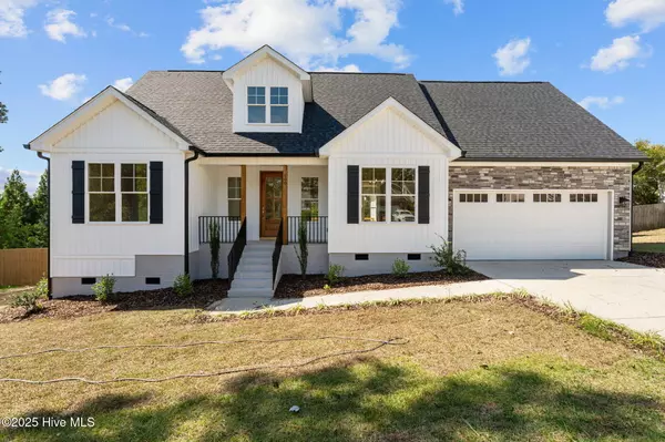 106 Camberly LN, Aberdeen, NC 28315