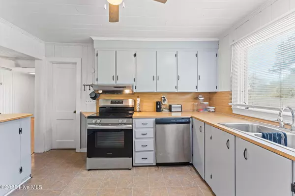 Bolivia, NC 28422,490 Vineyard Landing RD SE