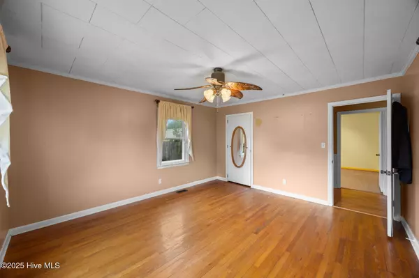 Vanceboro, NC 28586,417 Ipock ST