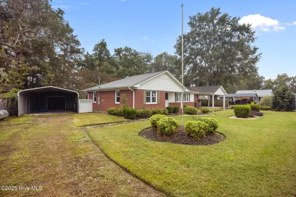 Vanceboro, NC 28586,417 Ipock ST