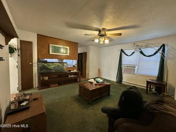 Farmville, NC 27828,4396 West Hines ST