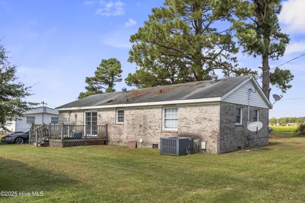 Grifton, NC 28530,6396 Sam Mclawhorn RD