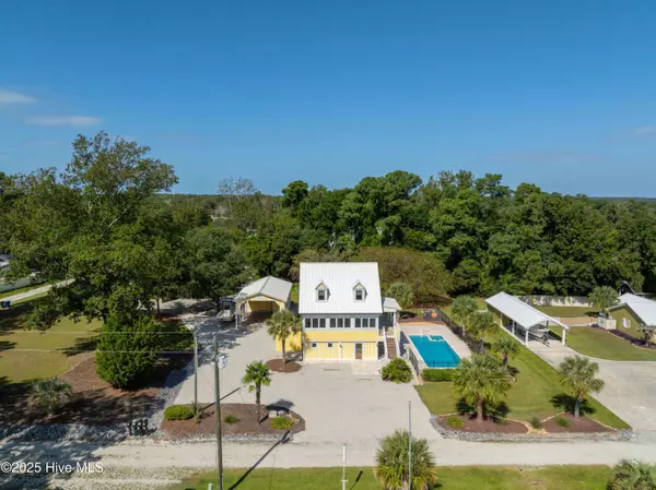 Sneads Ferry, NC 28460,112 Midland LN