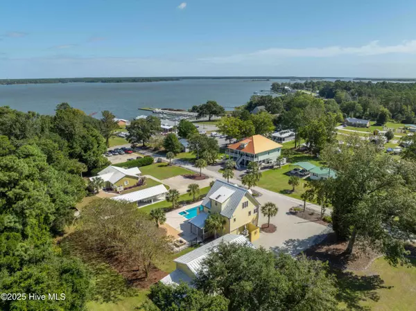 Sneads Ferry, NC 28460,112 Midland LN