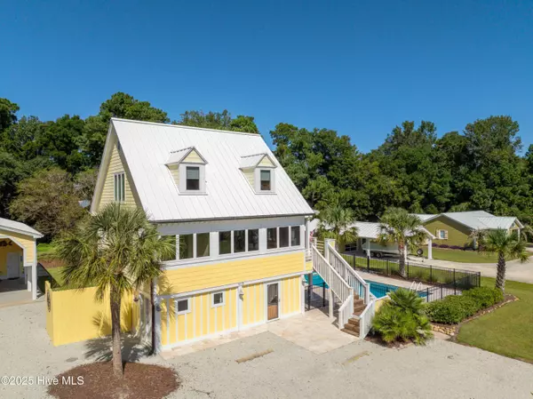 Sneads Ferry, NC 28460,112 Midland LN