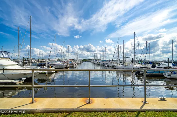 New Bern, NC 28560,421 Sky Sail BLVD