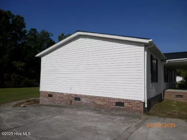 Whiteville, NC 28472,300 King Arthur DR