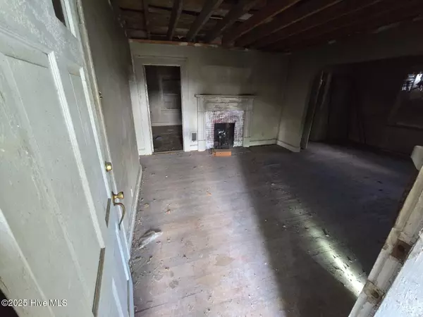 Kinston, NC 28501,112 N Secrest ST