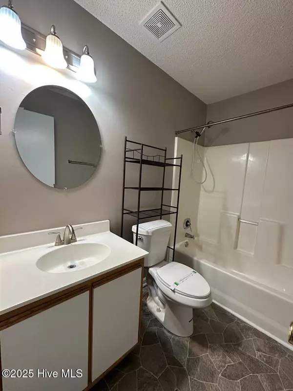 Midway Park, NC 28544,204 Live Oak CT