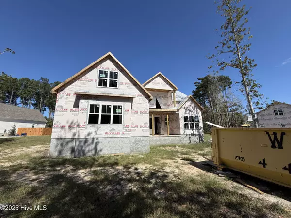1061 Crown Pointe DR, Hampstead, NC 28443