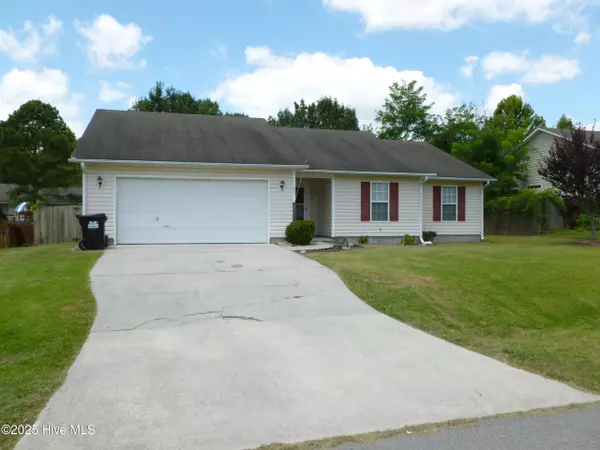 302 Carlisle CT, Jacksonville, NC 28540