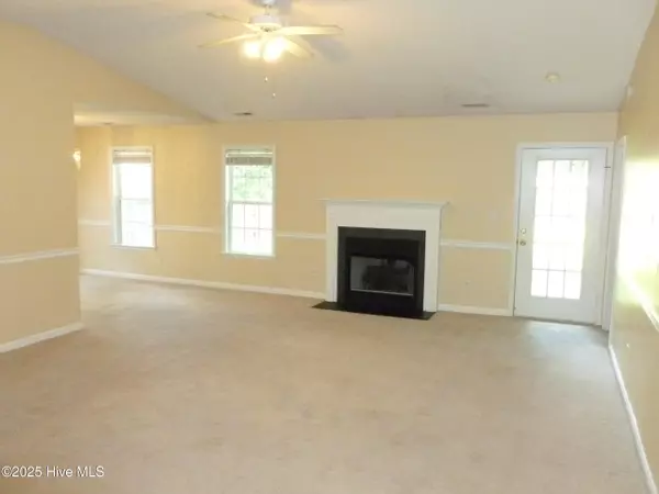 Jacksonville, NC 28540,302 Carlisle CT