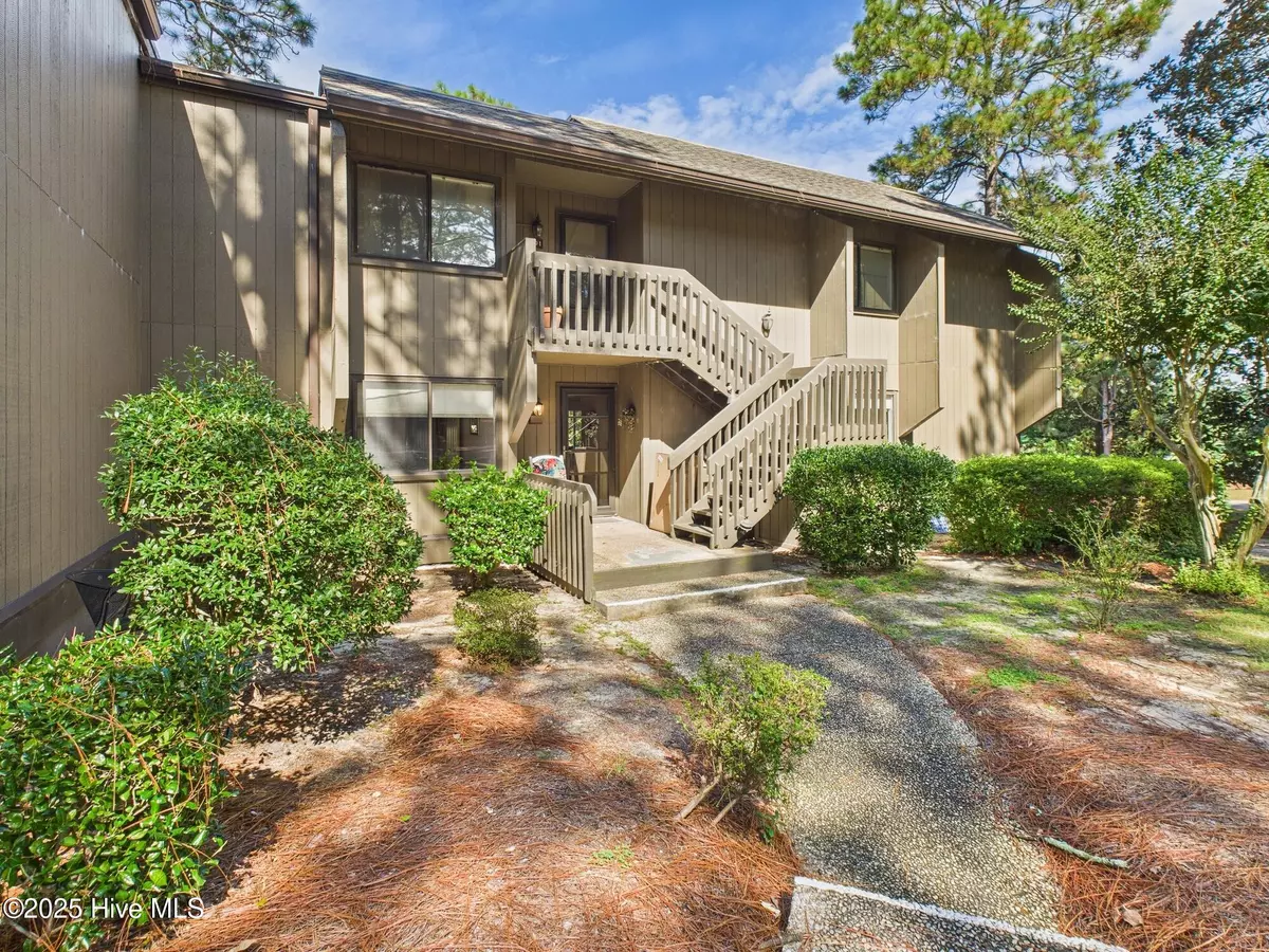 Pinehurst, NC 28374,250 Sugar Gum LN #201