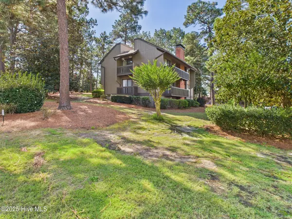 Pinehurst, NC 28374,250 Sugar Gum LN #201