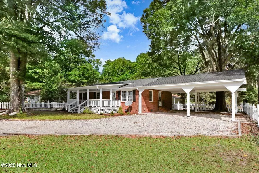 1856 Old Mill RD, Wallace, NC 28466