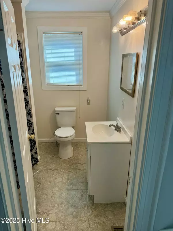 Kelford, NC 27847,205 Railroad ST