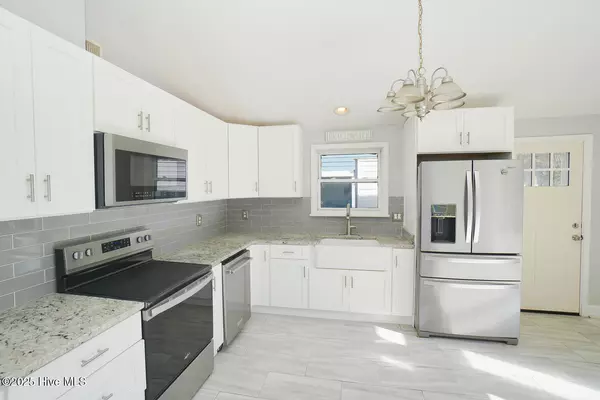 Oak Island, NC 28465,127 NW 10th ST