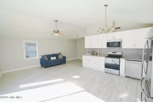 Oak Island, NC 28465,127 NW 10th ST