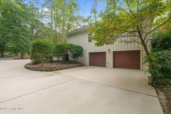 Pinehurst, NC 28374,110 Mclean RD