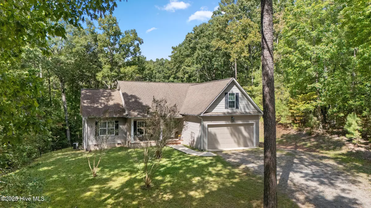 Carthage, NC 28327,223 Palomino RD