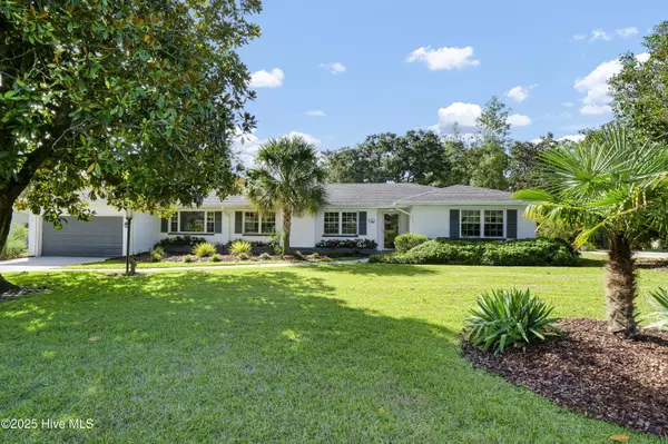 218 Robert E Lee DR, Wilmington, NC 28412