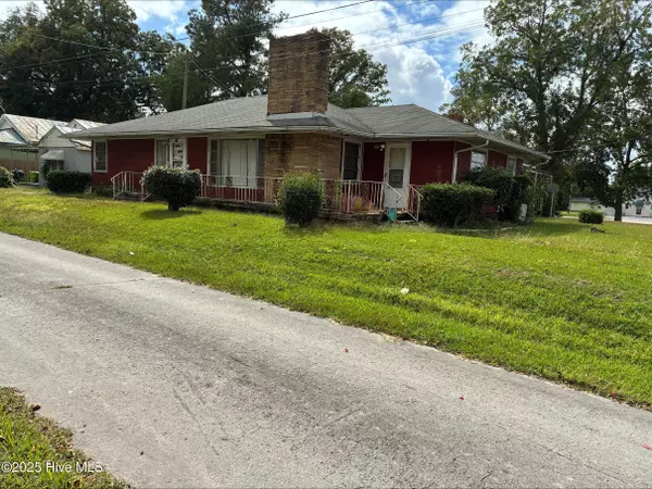 821 Smith ST, New Bern, NC 28560