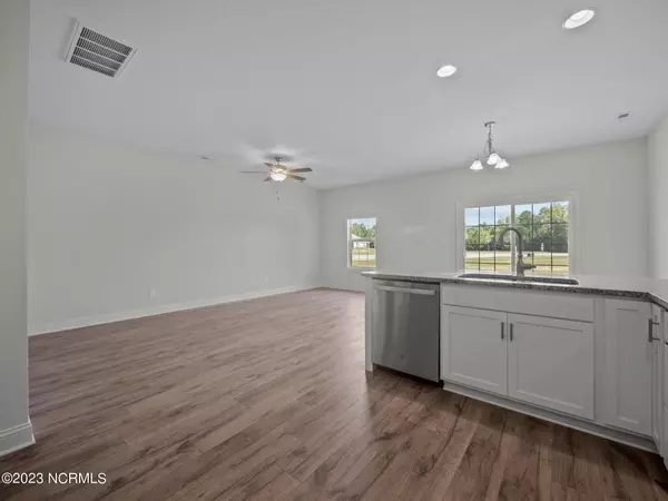 Jacksonville, NC 28546,215 Verrazzano LN