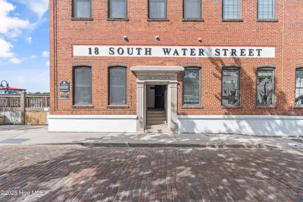 18 S Water ST #Ste 1, Wilmington, NC 28401