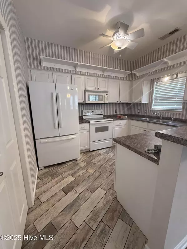 Greenville, NC 27858,2231 Locksley Woods DR #A