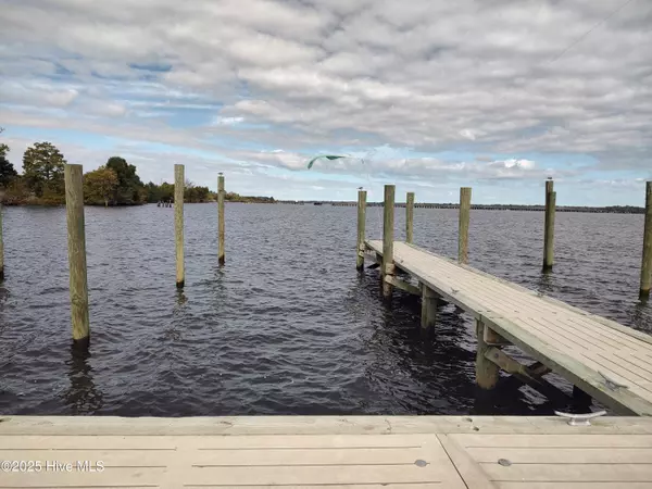 New Bern, NC 28560,818 E Front ST #38