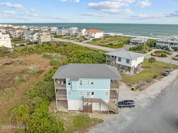 North Topsail Beach, NC 28460,3663 Island DR