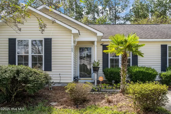 Burgaw, NC 28425,109 Tealbriar ST