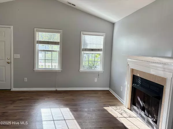 New Bern, NC 28562,113 Gladiola DR