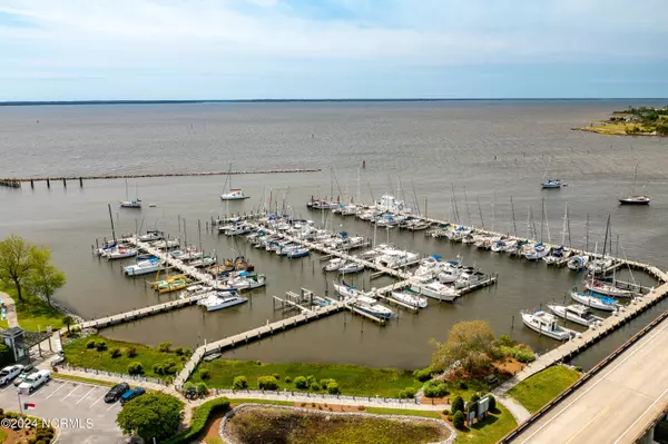 Oriental, NC 28571,516 S Water ST #A-17