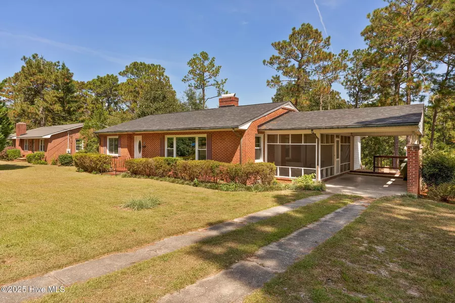 302 Juanita AVE, Hamlet, NC 28345