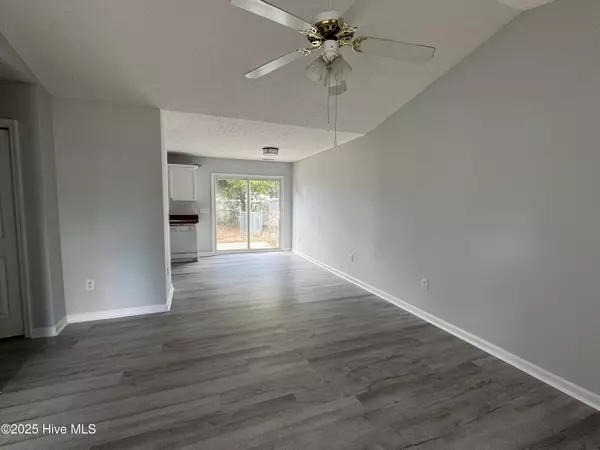 Oak Island, NC 28465,117 NW 10th ST