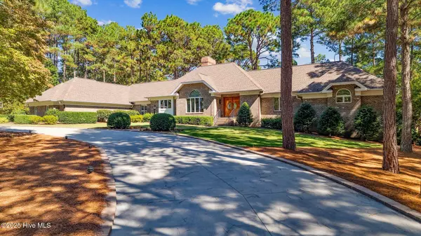 11 Mcmichael DR, Pinehurst, NC 28374