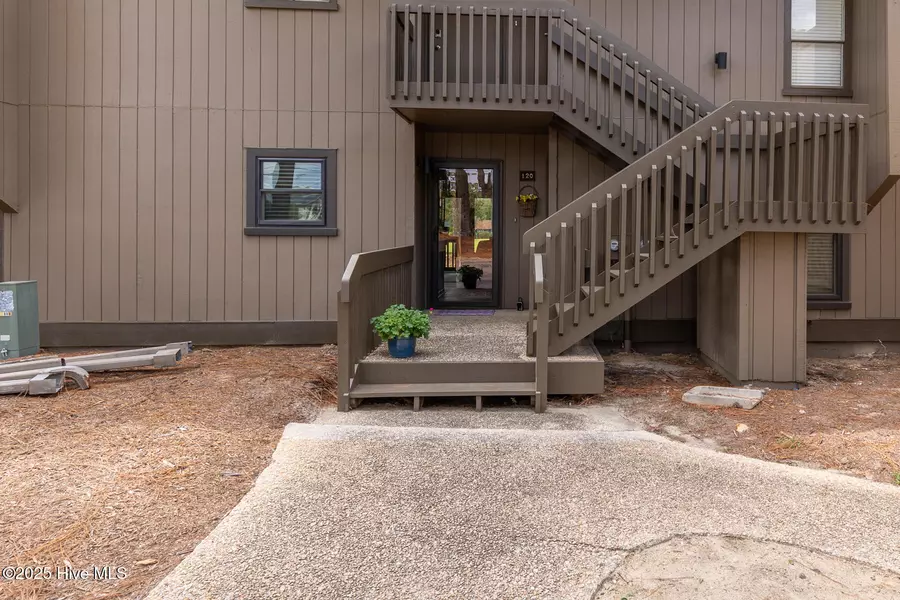 5 Pine Tree RD #120, Pinehurst, NC 28374