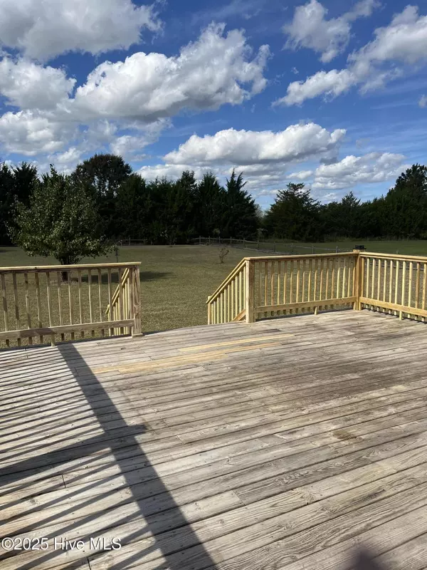 Gates, NC 27937,19 Kelly ST