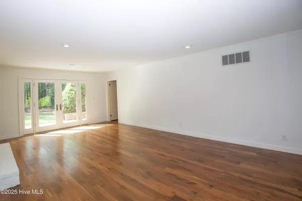 Pinehurst, NC 28374,100 Beaver LN