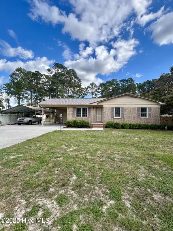 395 Old Boardman RD, Bladenboro, NC 28320