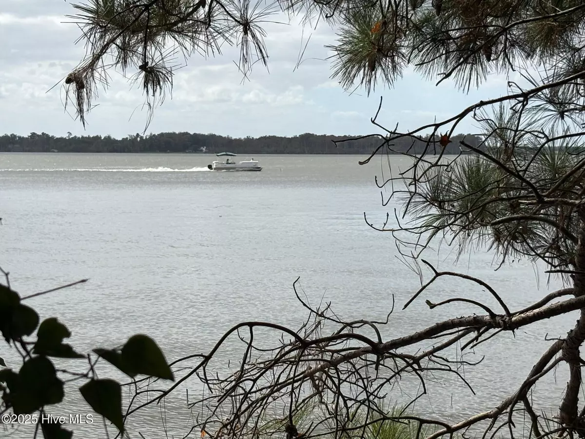 Elizabeth City, NC 27909,487 Pointe Vista DR