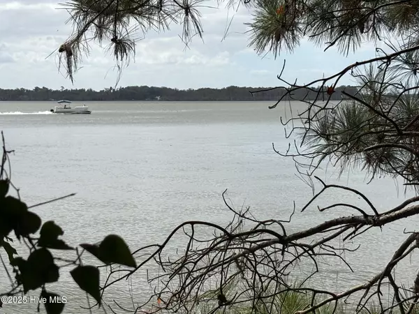 Elizabeth City, NC 27909,487 Pointe Vista DR