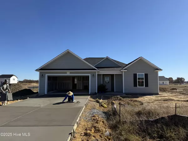 54 Littlefield LN, La Grange, NC 28551